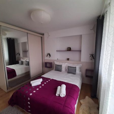 Chic Apartament Deva Esterno foto