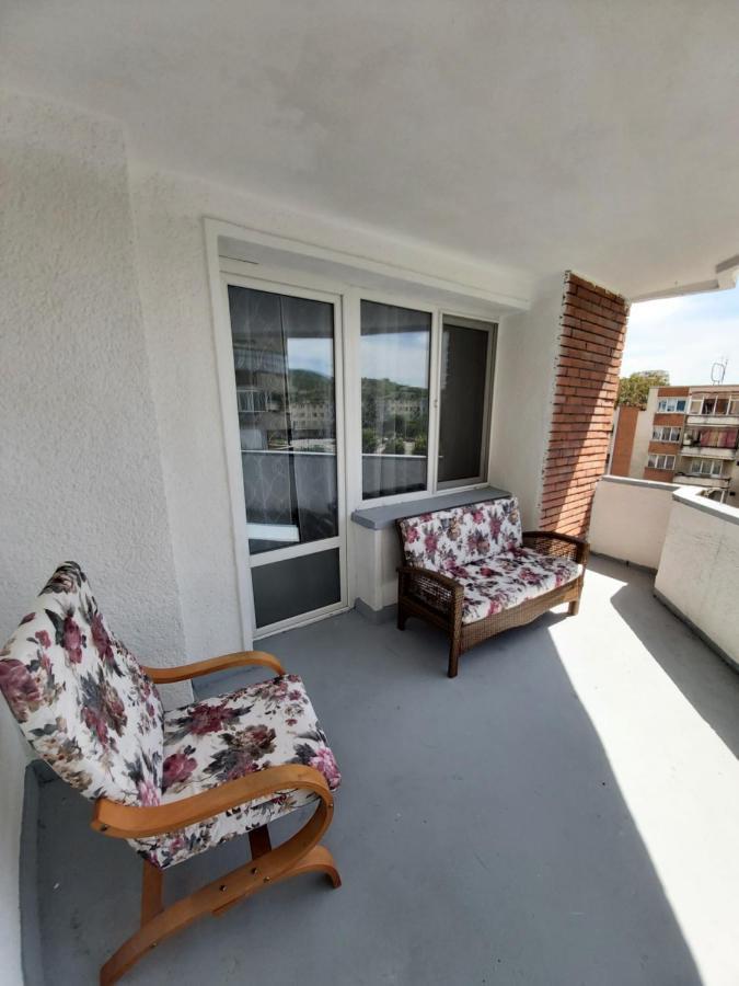 Chic Apartament Deva Esterno foto