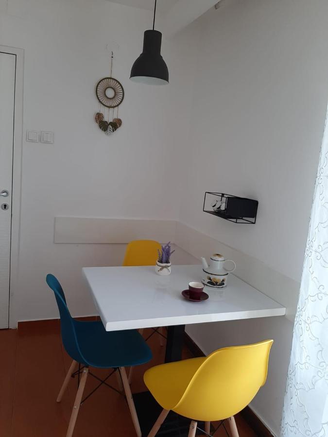 Chic Apartament Deva Esterno foto